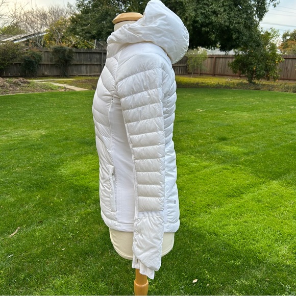 Lululemon Down for a Run Jacket in White Size 6 - Picture 8 of 16